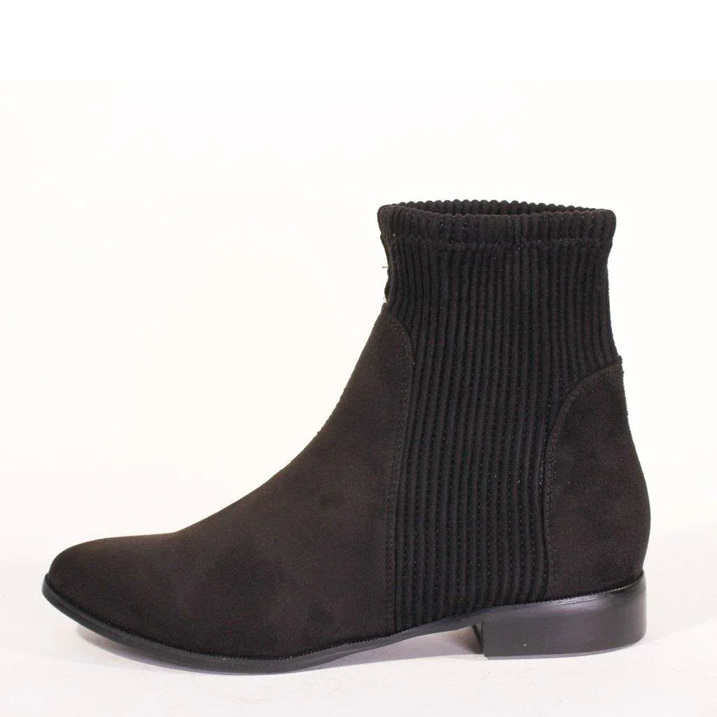 Davina Suede Chelsea Boots - Glamourous Grace