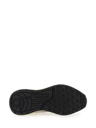 Sneakers - By Baano