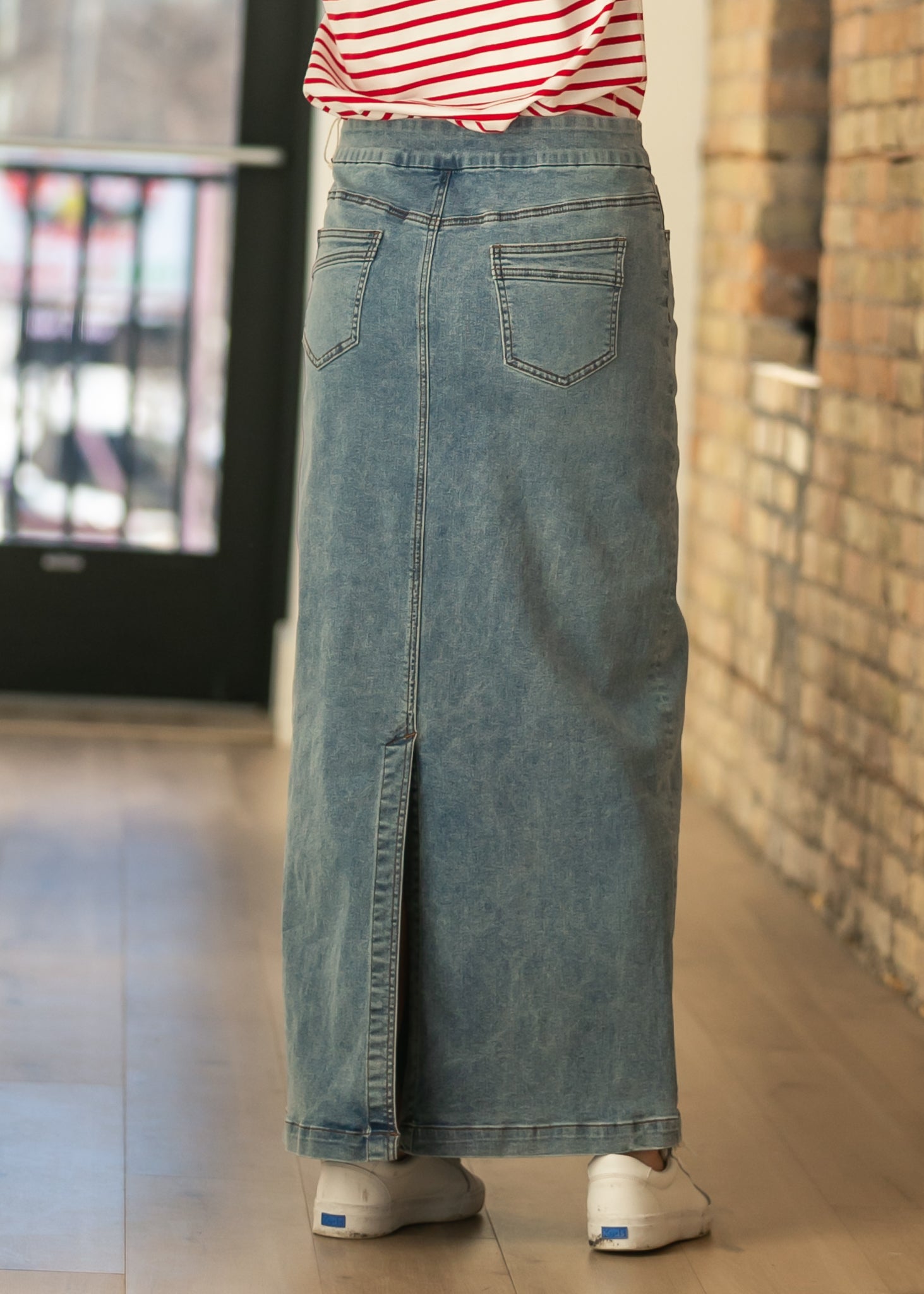 Donna Classic Wash Maxi Denim Skirt