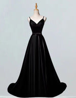 Women's Elegant Black Tulle V-Neck Prom Dress | Pleated Ball Gown Skirt