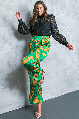FLUTTERING ON WOVEN TOP - By Baano