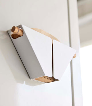 Magnetic Coffee Filter Case - Size 04 - Steel + Wood - By Baano