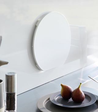Round Magnetic Cutting Board - By Baano