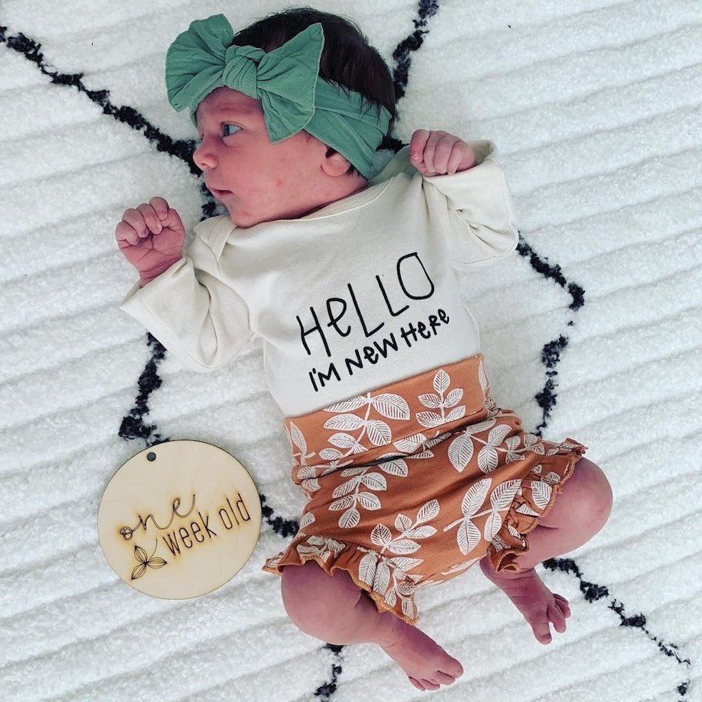 Hello I'm New Here Organic Bodysuit Long Sleeve - By Baano