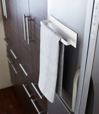 Magnetic Paper Towel Holder - Steel - By Baano