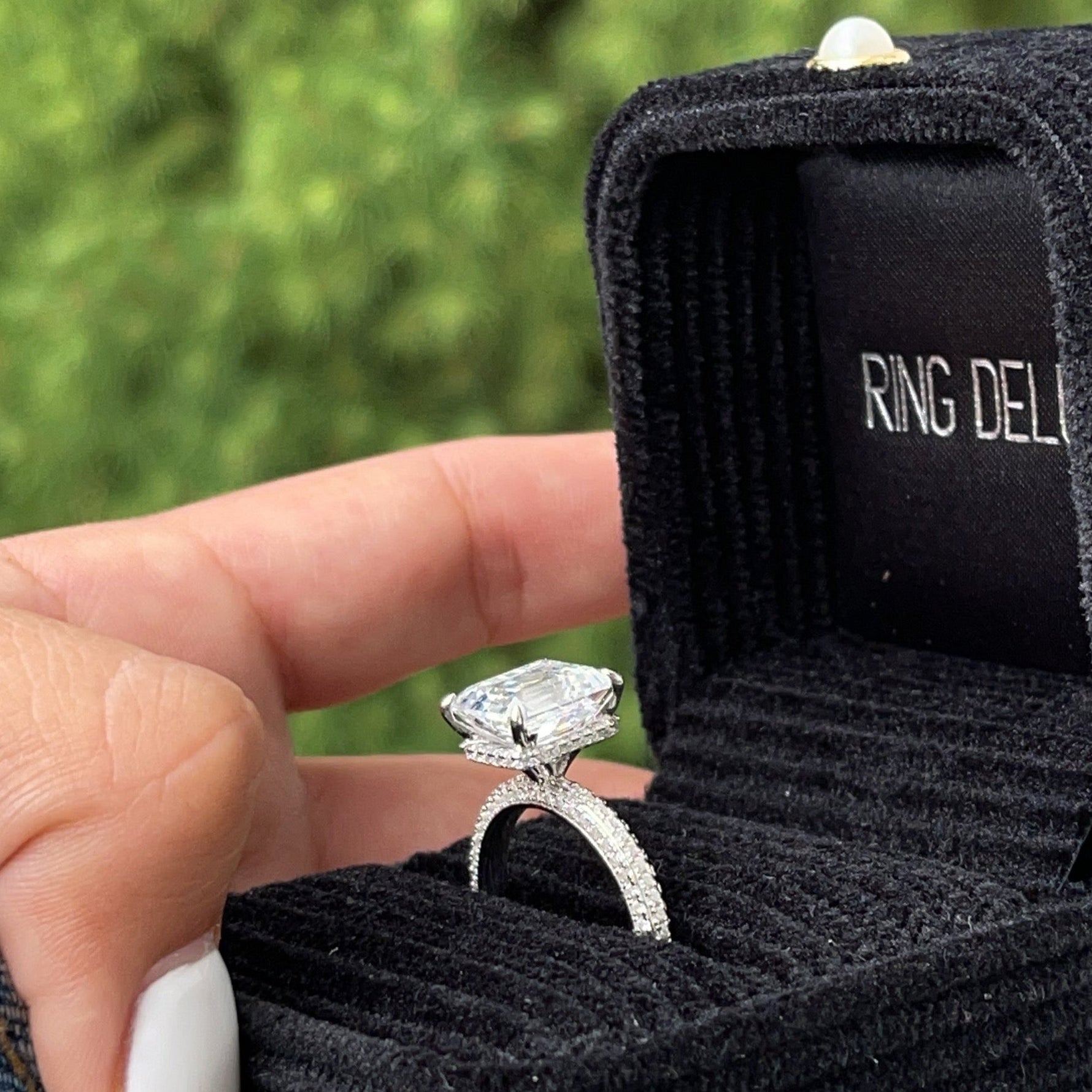 3.0ct Emerald Cut Moissanite Diamond Pavè Three Row Band Engagement Ring Ring Deluxe Fine Jewelry