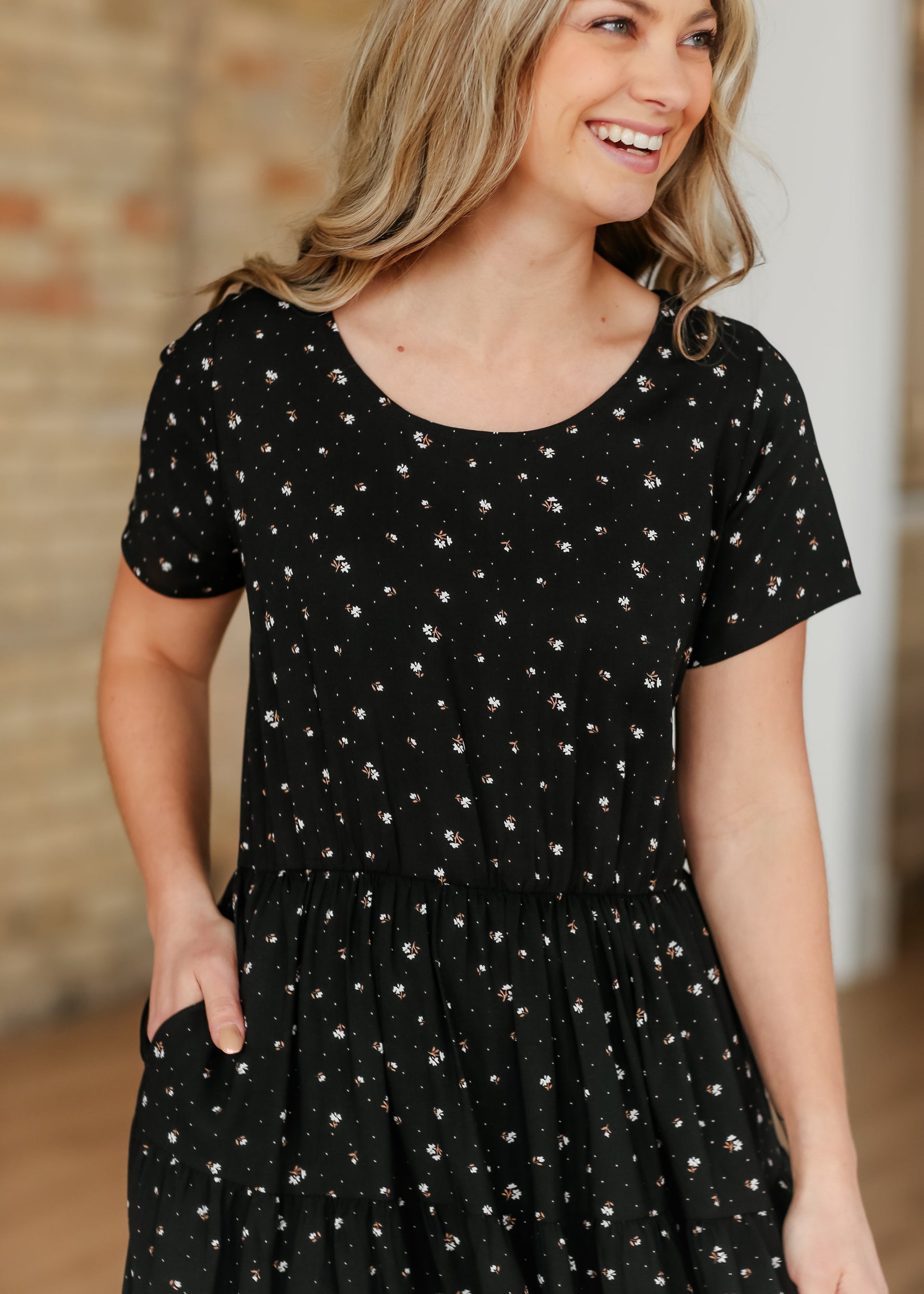 Jenna Floral Knit Short Sleeve Tiered Midi Dress - Glamourous Grace