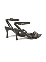 Layla | Black J.Adams