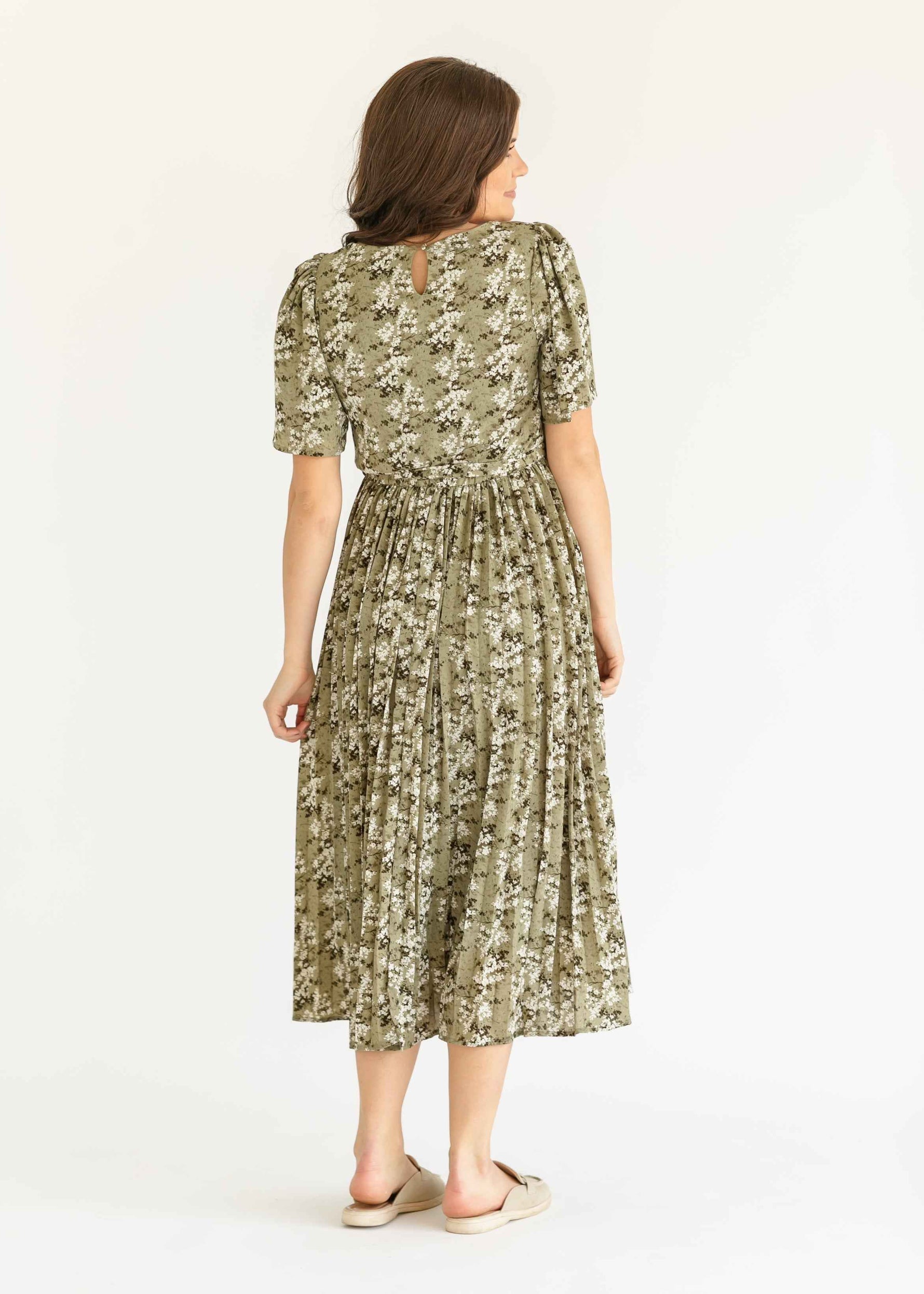 Louise Short Sleeve Pleated Midi Dress - Glamourous Grace