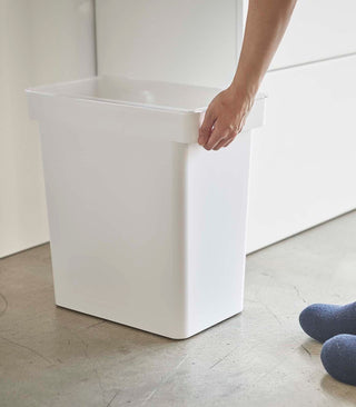 Rolling Airtight Pet Food Container (25 lbs.) - By Baano