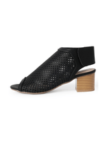 Maddie | Black J.Adams