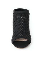 Maddie | Black J.Adams