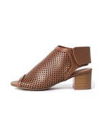 Maddie | Brown J.Adams