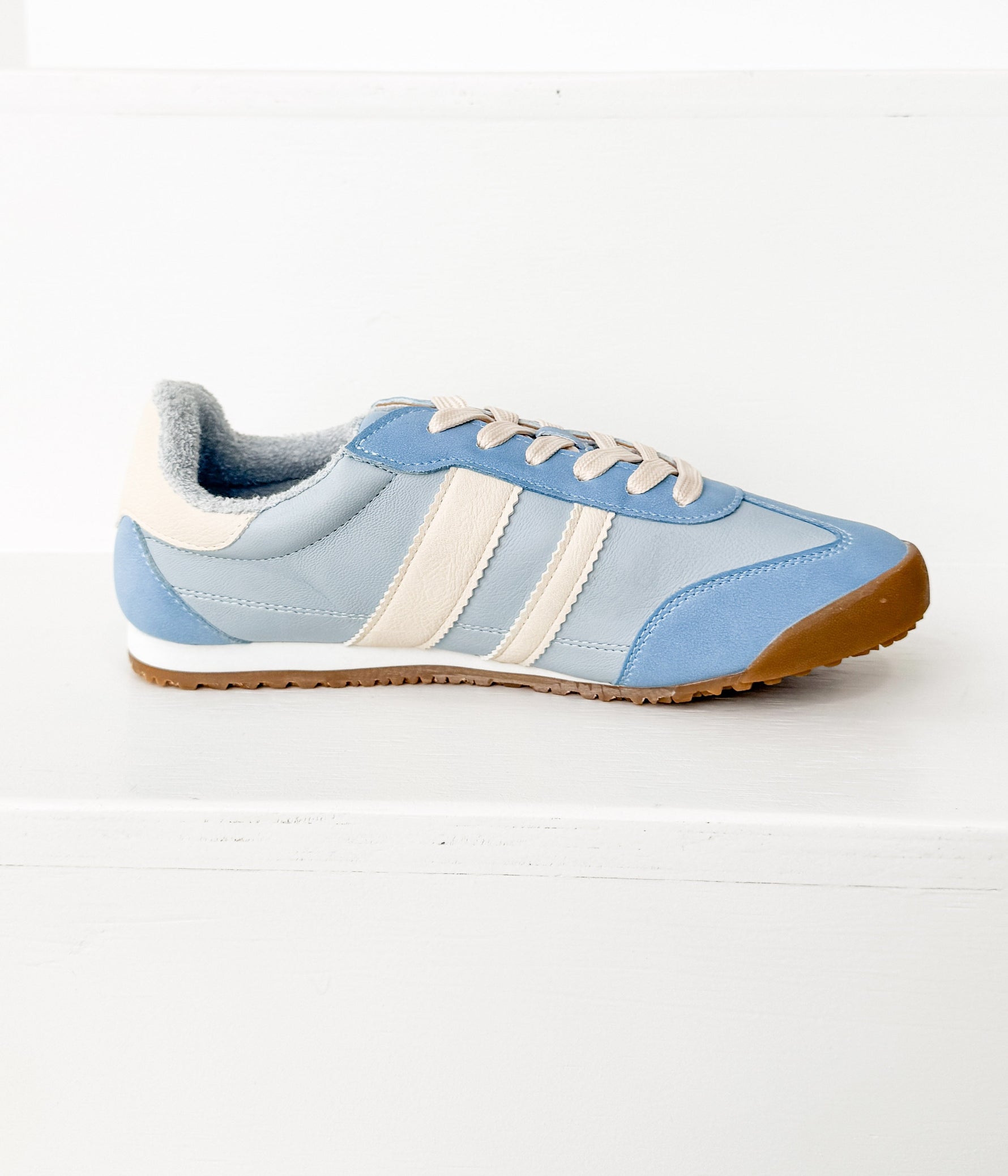 Madrid Sneaker in Light Blue