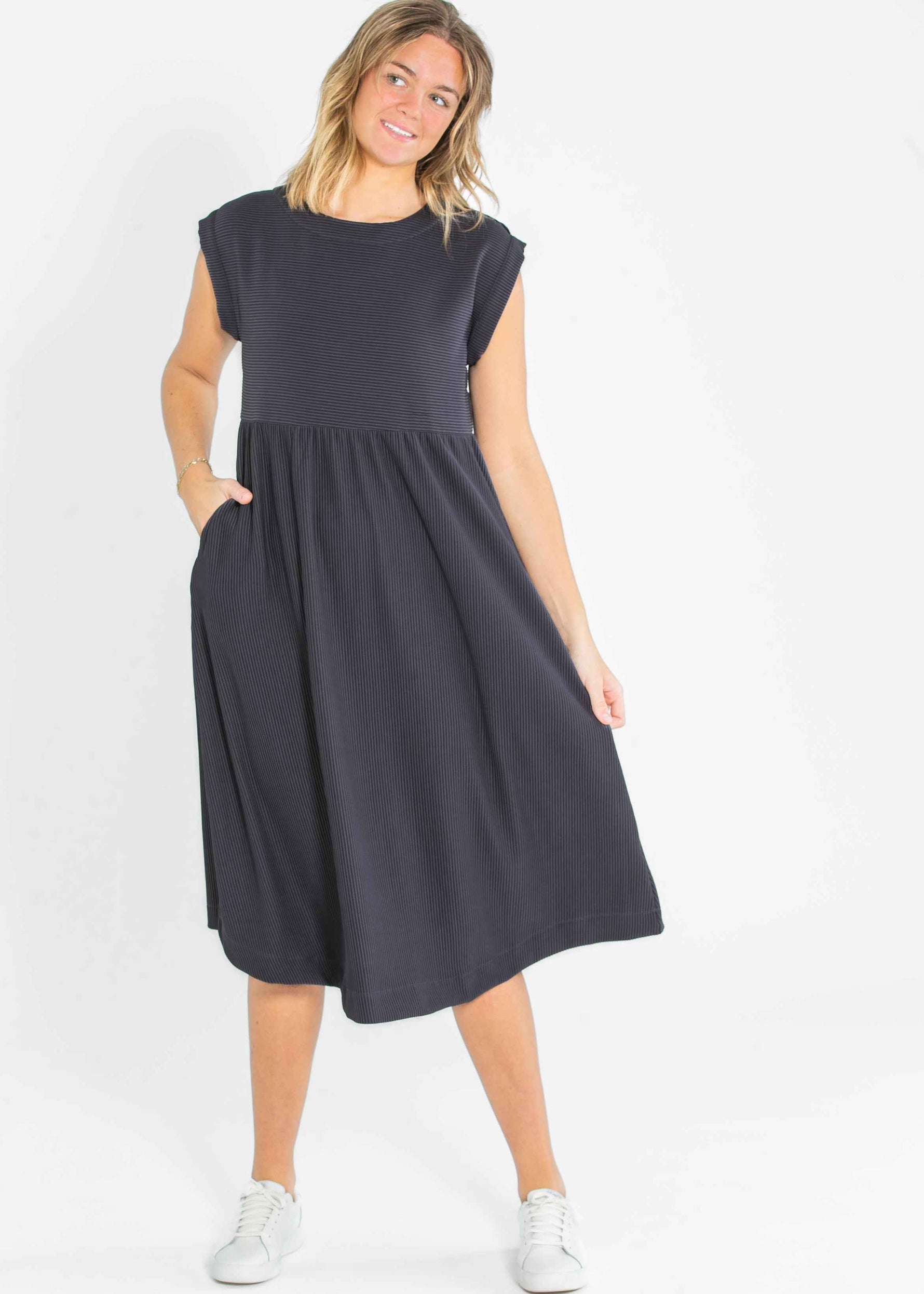 Olivia A-line Solid Midi Dress - Glamourous Grace