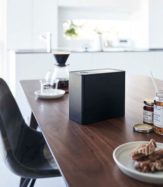 Vacuum-Sealing Coffee Storage - By Baano