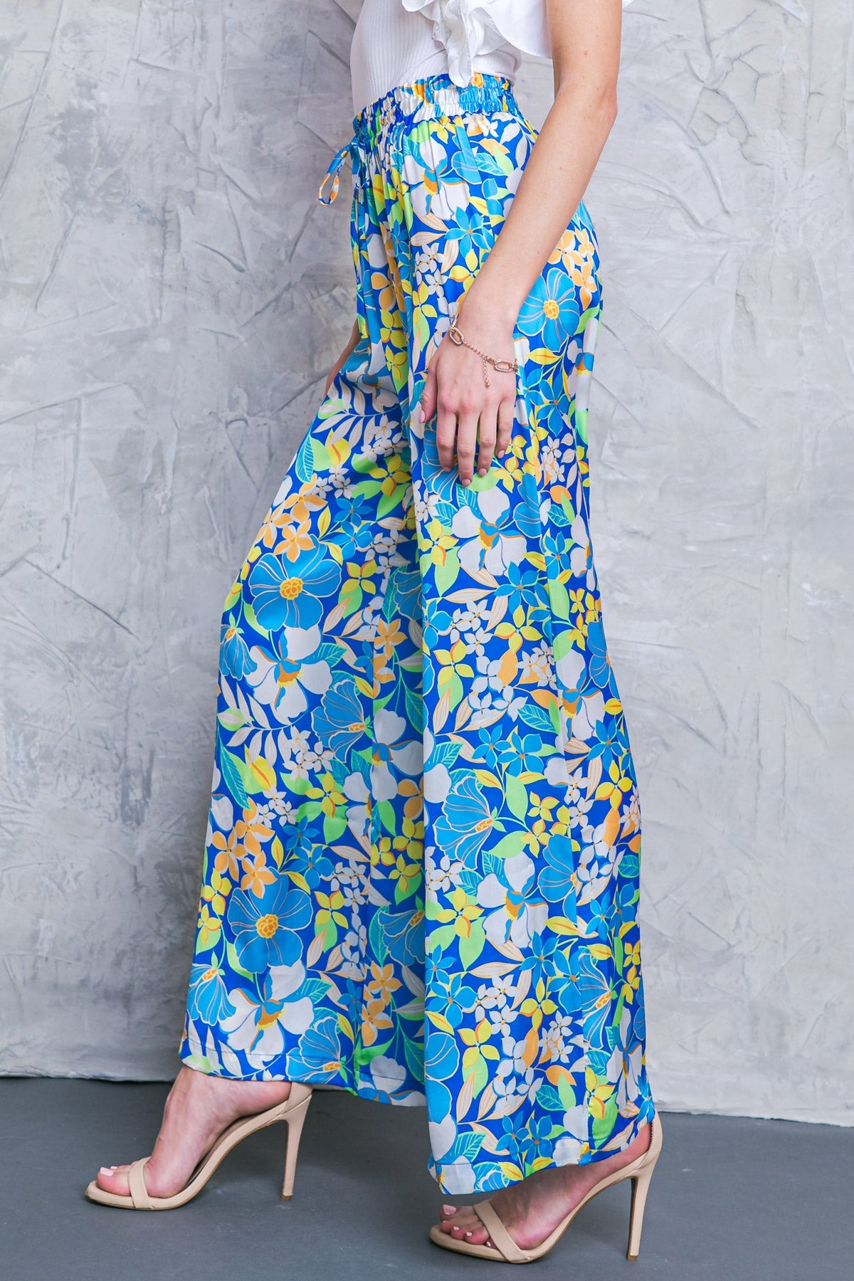 CRUISING THROUGH WOVEN PANTS - By Baano