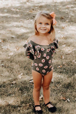 The Olivia - Glamourous Grace