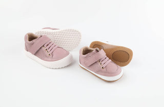 The Play Perfect Low Top - Glamourous Grace