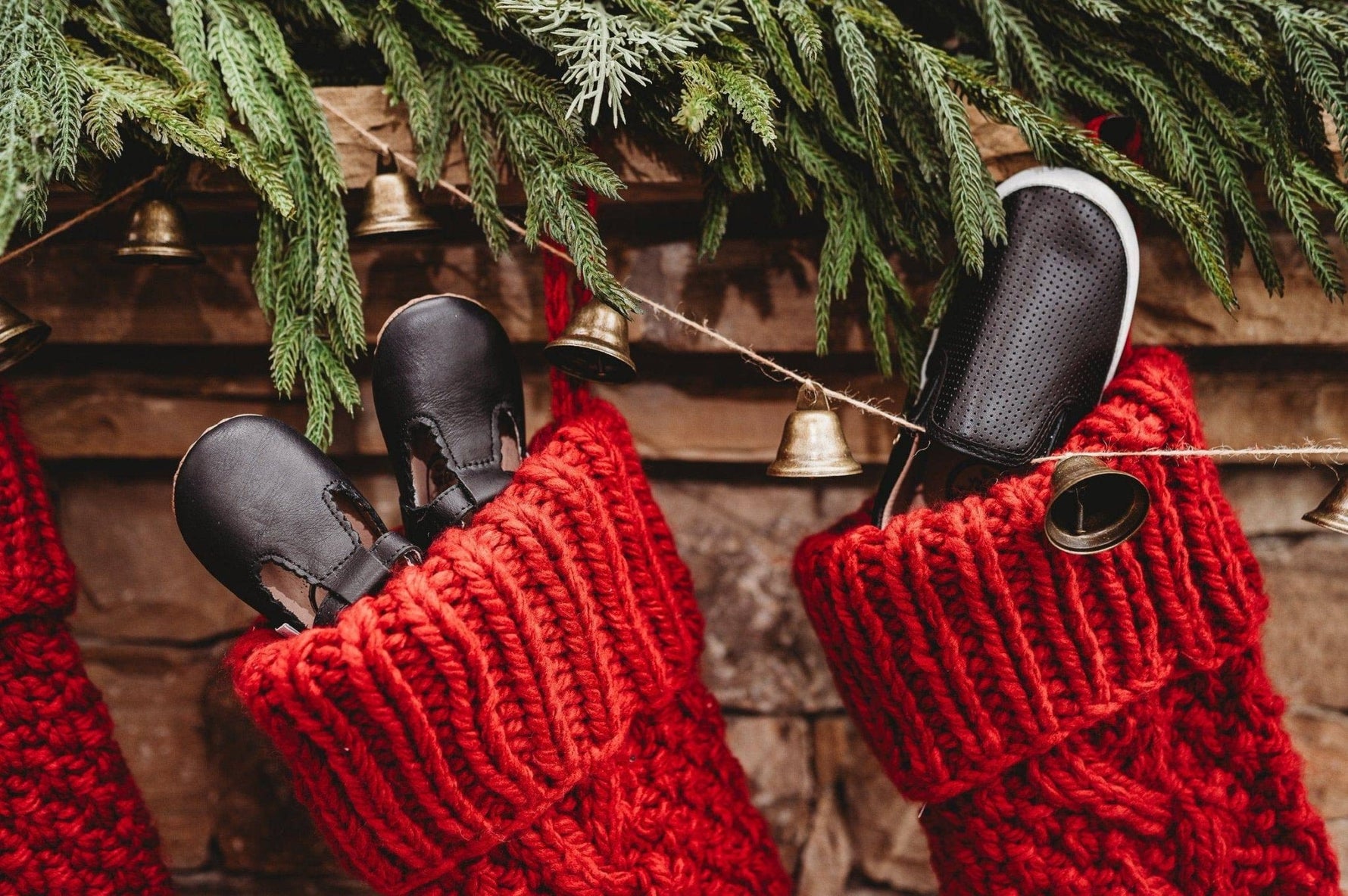 The Quinns - Glamourous Grace