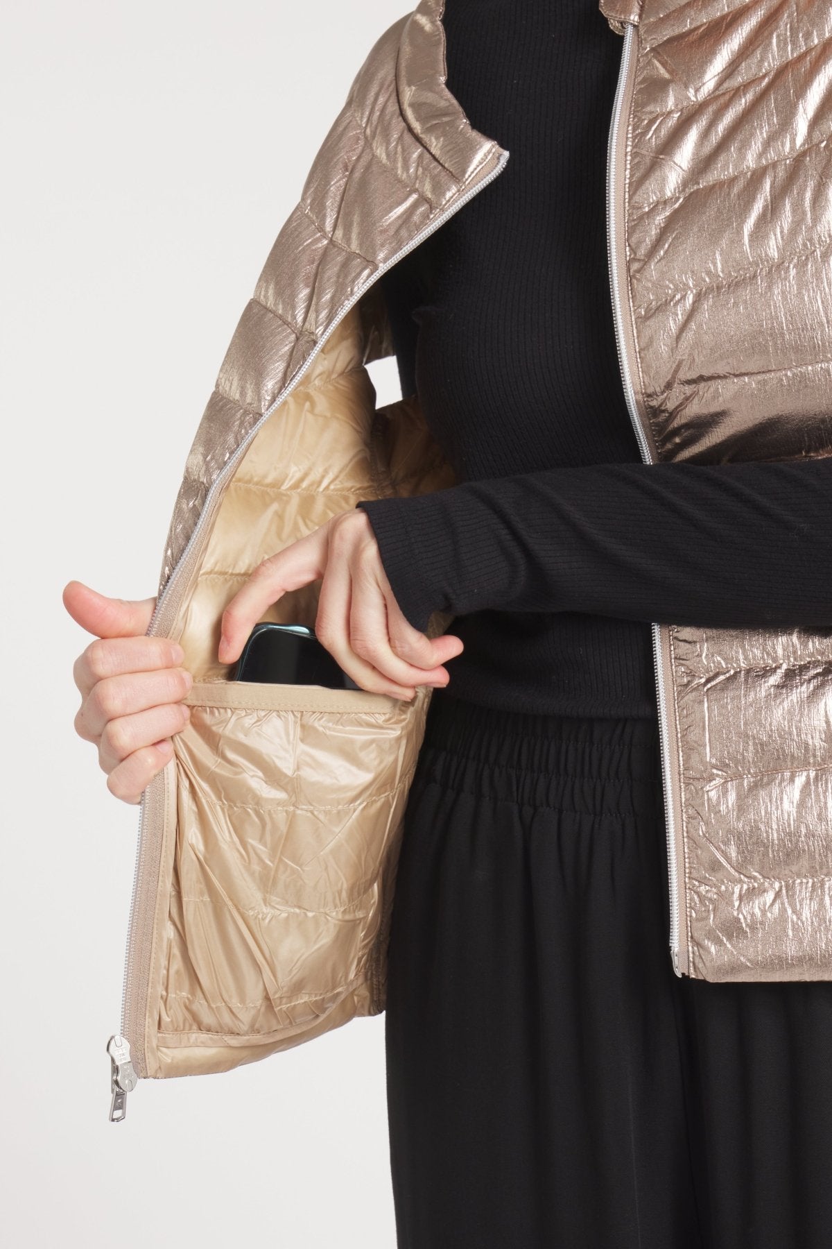 The St Ives | Down Vest Metallic Gold