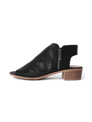 Tracy | Black J.Adams