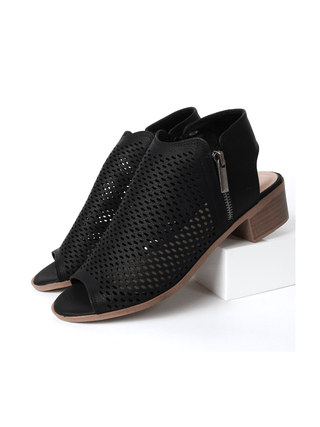 Tracy | Black J.Adams