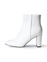 Wallice | White J.Adams