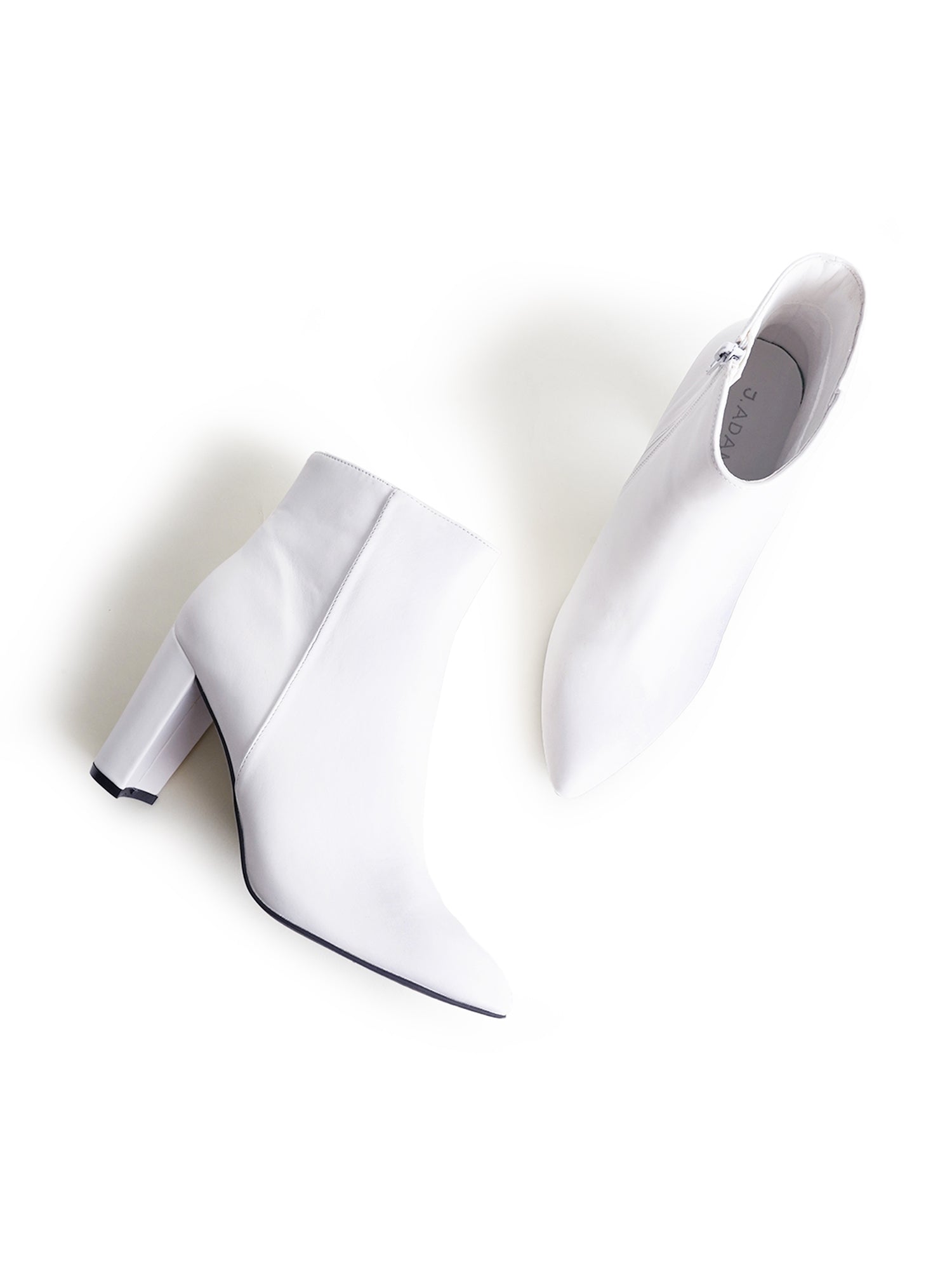 Wallice | White J.Adams