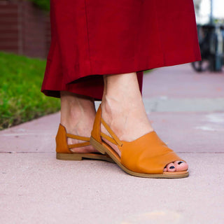 Peep Toe Shoe + Crossbody bag Bundle (15% off Bags)