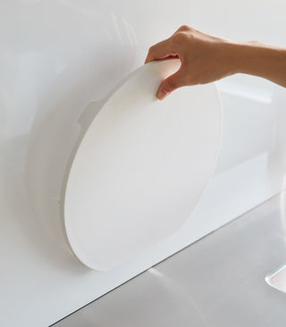 Round Magnetic Cutting Board - By Baano