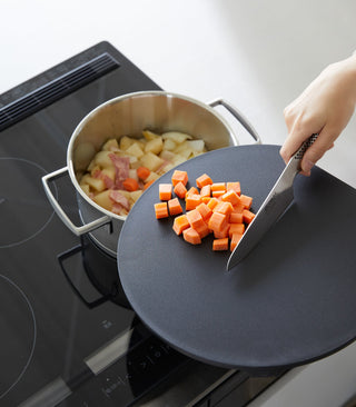 Round Magnetic Cutting Board - By Baano
