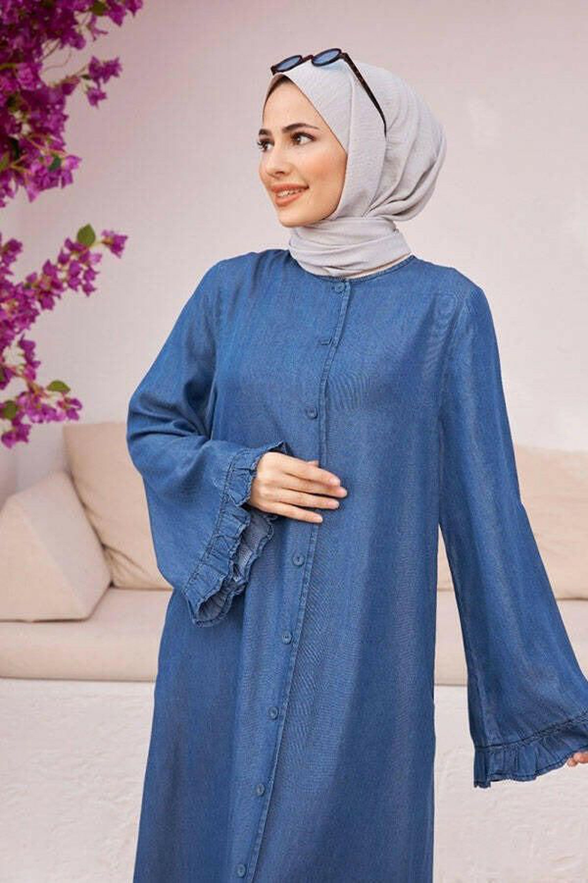 Buttoned Front with Long Sleeves Detailed Blue Abaya - Glamourous Grace